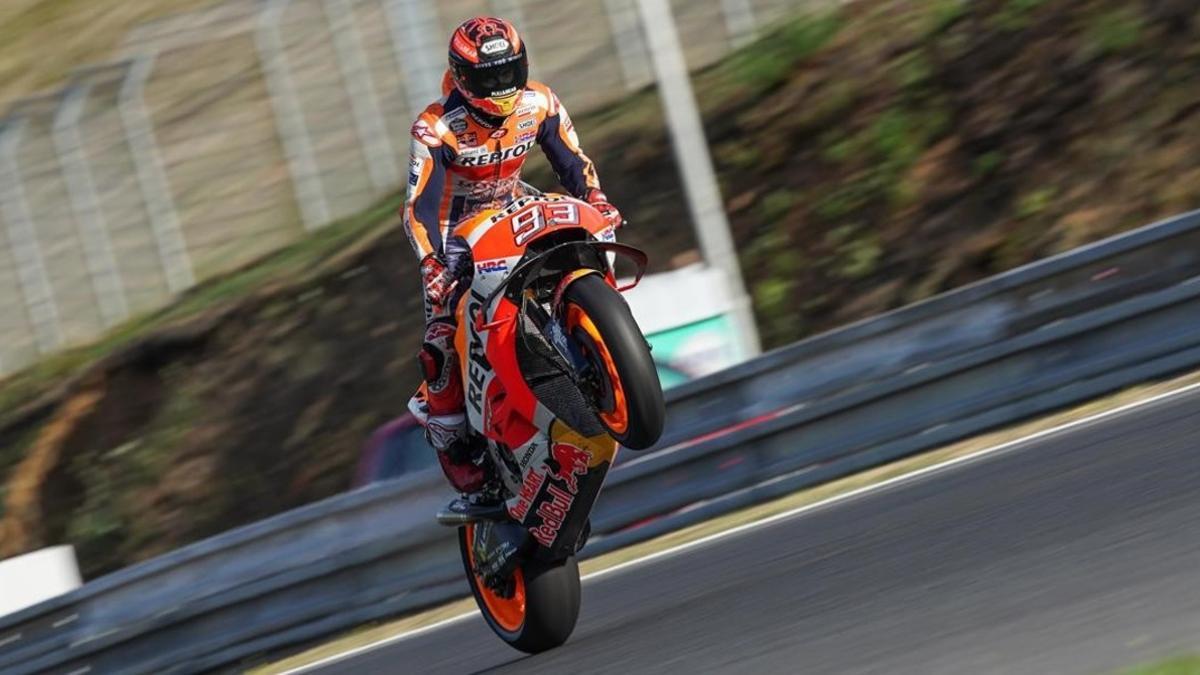 Marc Márquez (Honda) celebra el final del test de hoy, en Brno, donde estuvo cinco horas en la pista.