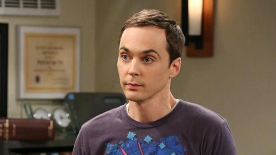 Jim Parsons es Sheldon Cooper.