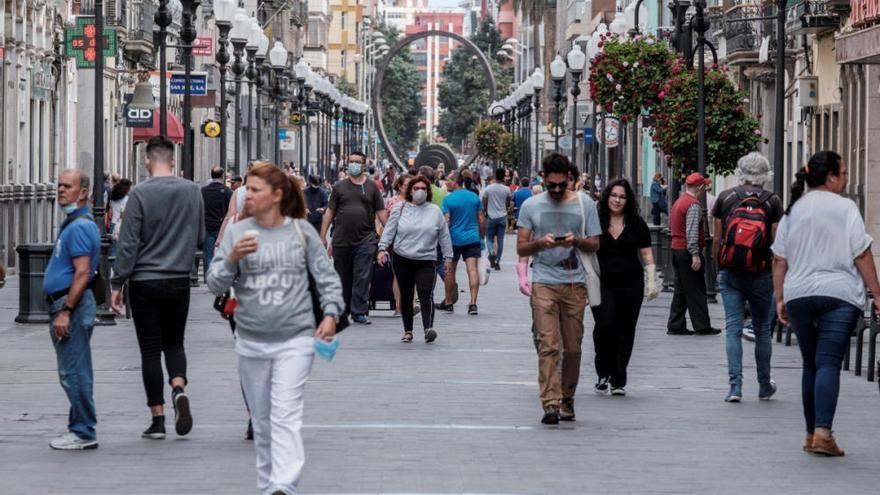 Plan de desescalada en Canarias | Terrazas llenas en el primer día de la fase 1 en Las Palmas de Gran Canaria