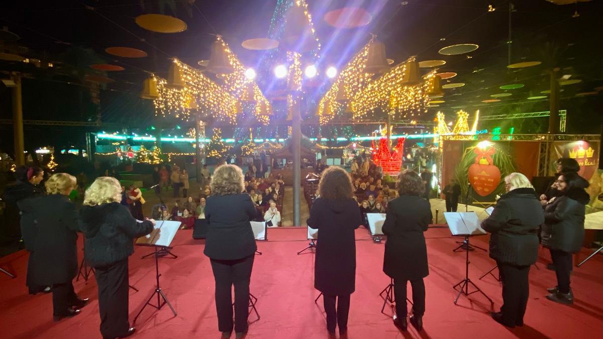 Actuación del Coro de Castañuelas de Murcia 'Repiques bajo el Árbol', este lunes en la plaza Circular