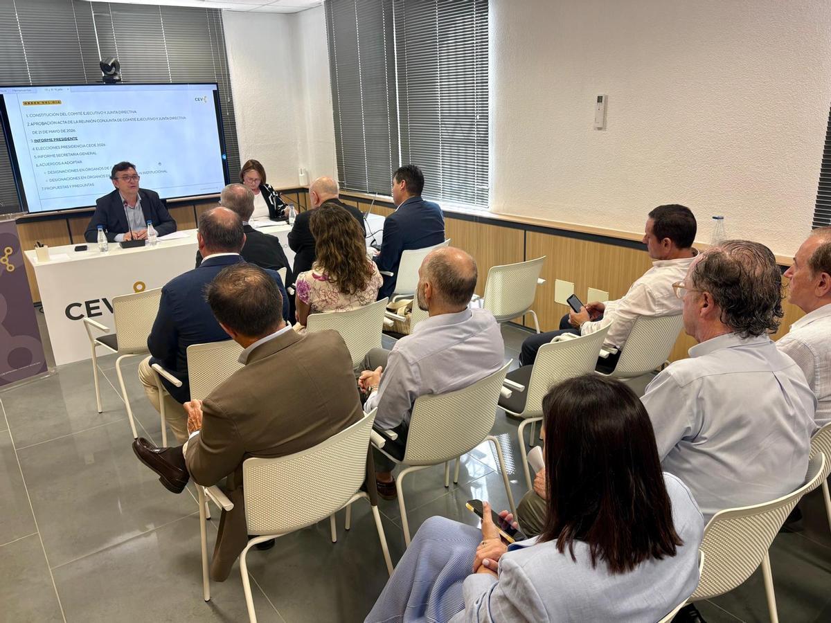 Reunión de los órganos de gobierno de la CEV celebrada este jueves en Castelló.