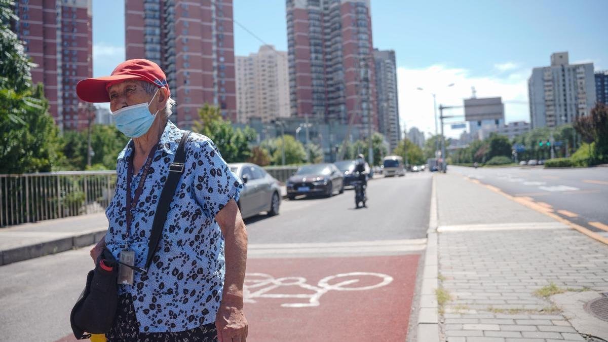 Una mujer en Pekín, China, este 18 de agosto.