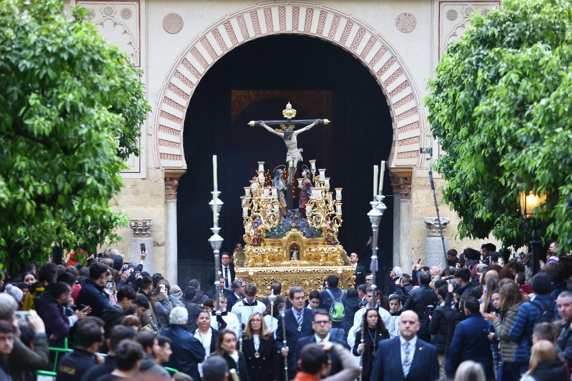 La Vera Cruz y el Amor vuelven a sus templos