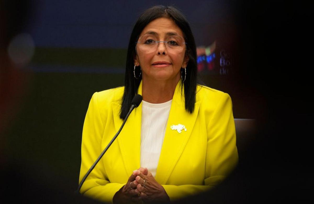 L’‘elegida’ per Trump per liderar la transició que insinua rebel·lar-se