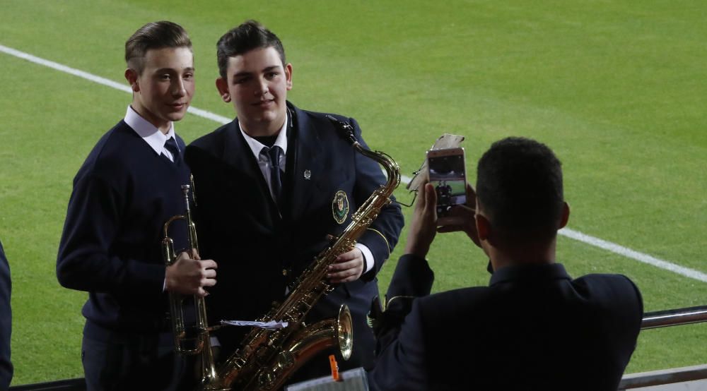 Pobla de Farnals pone música desde la grada