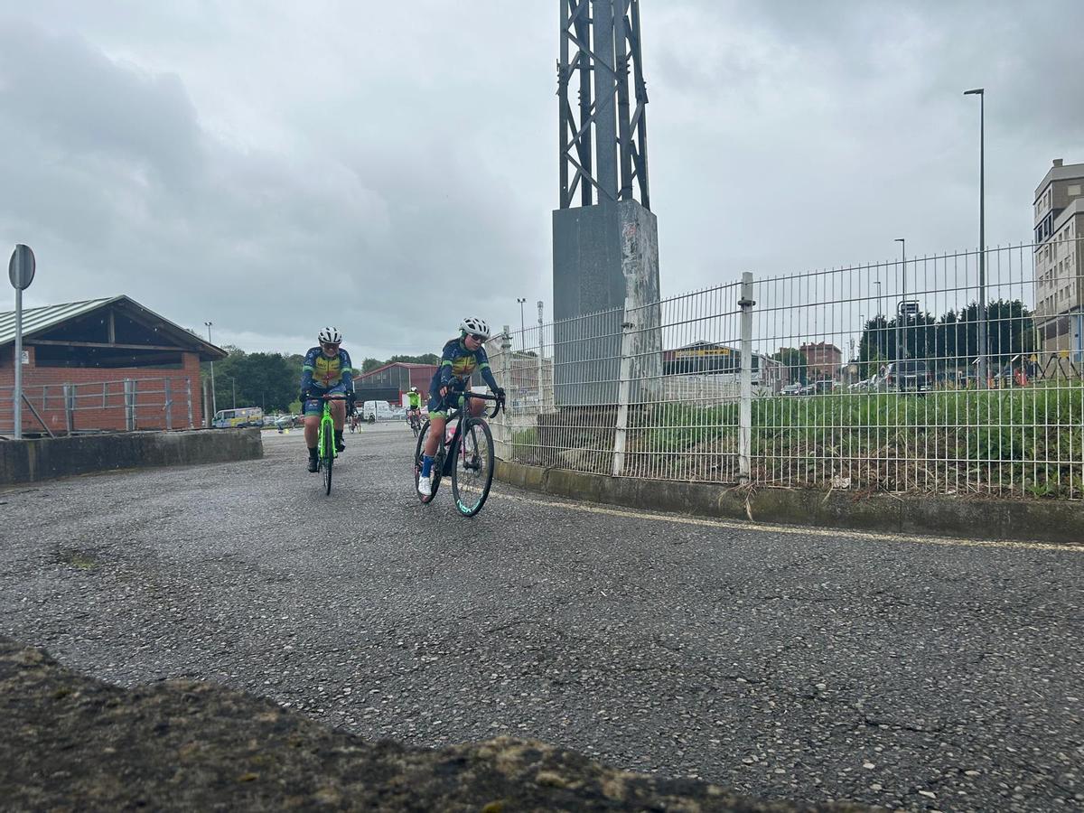 EN IMÁGENES: Entrenamiento Escuela Ciclista de Viella