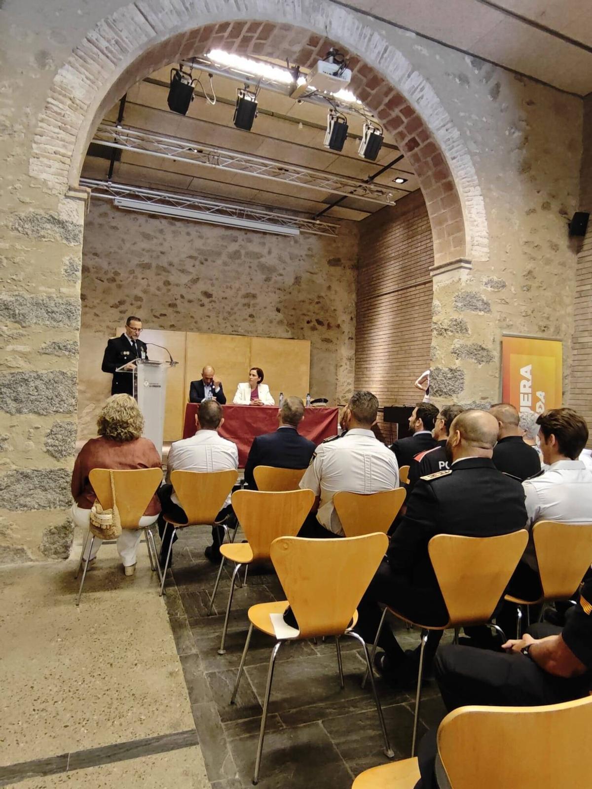 LA JONQUERA. Alonso Caballero s’acomiada com a cap de la Policia Local de la Jonquera