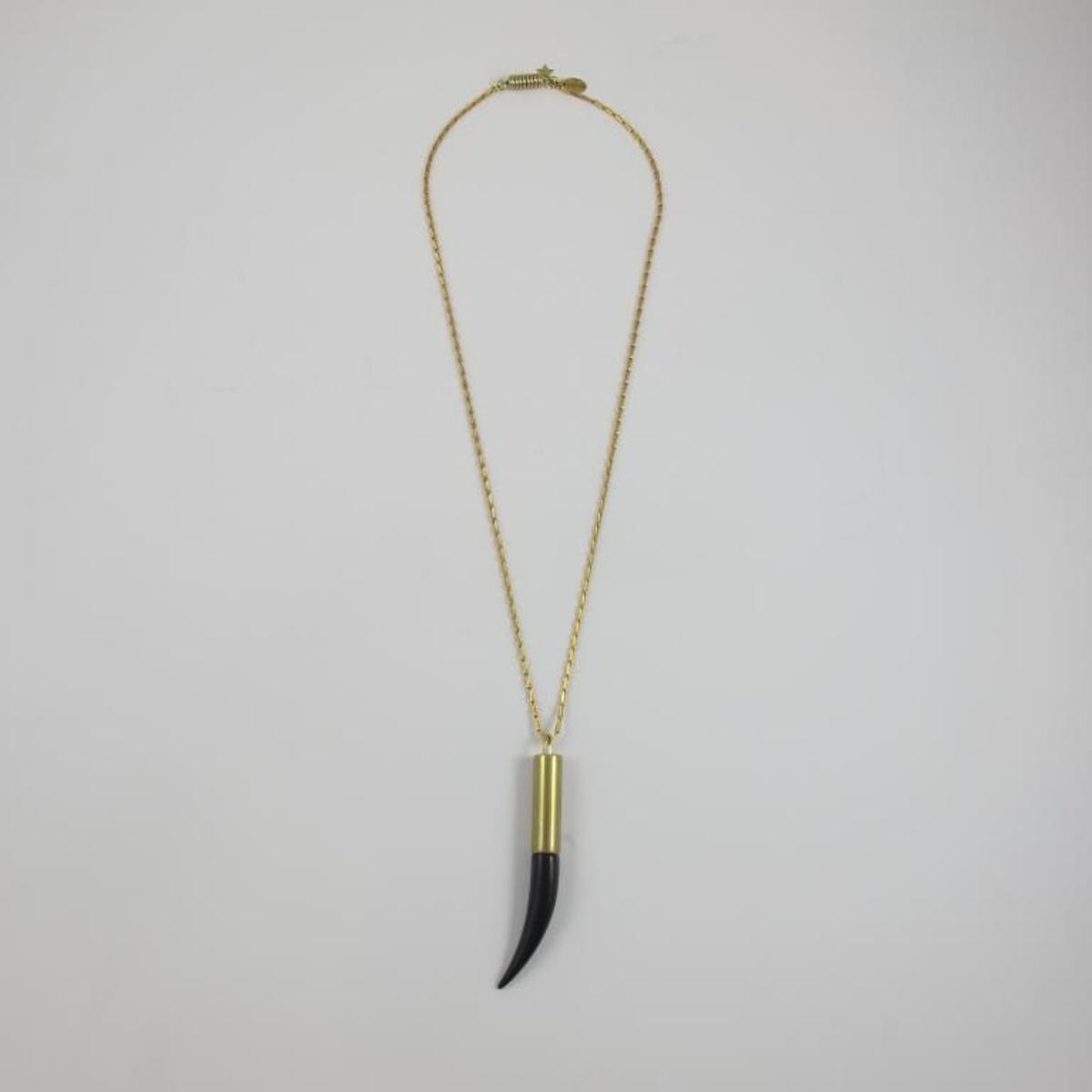 Regalos Navidad, Circo Jewerelly, cadena latón y resina (48 euros)