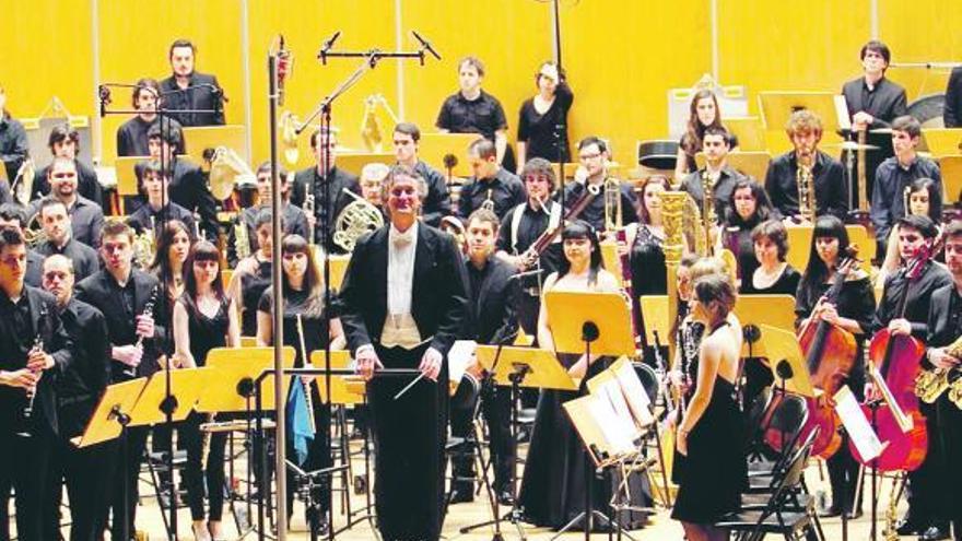 Éxito de la Banda Sinfónica del Conservatorio dirigida por     Johan Meij