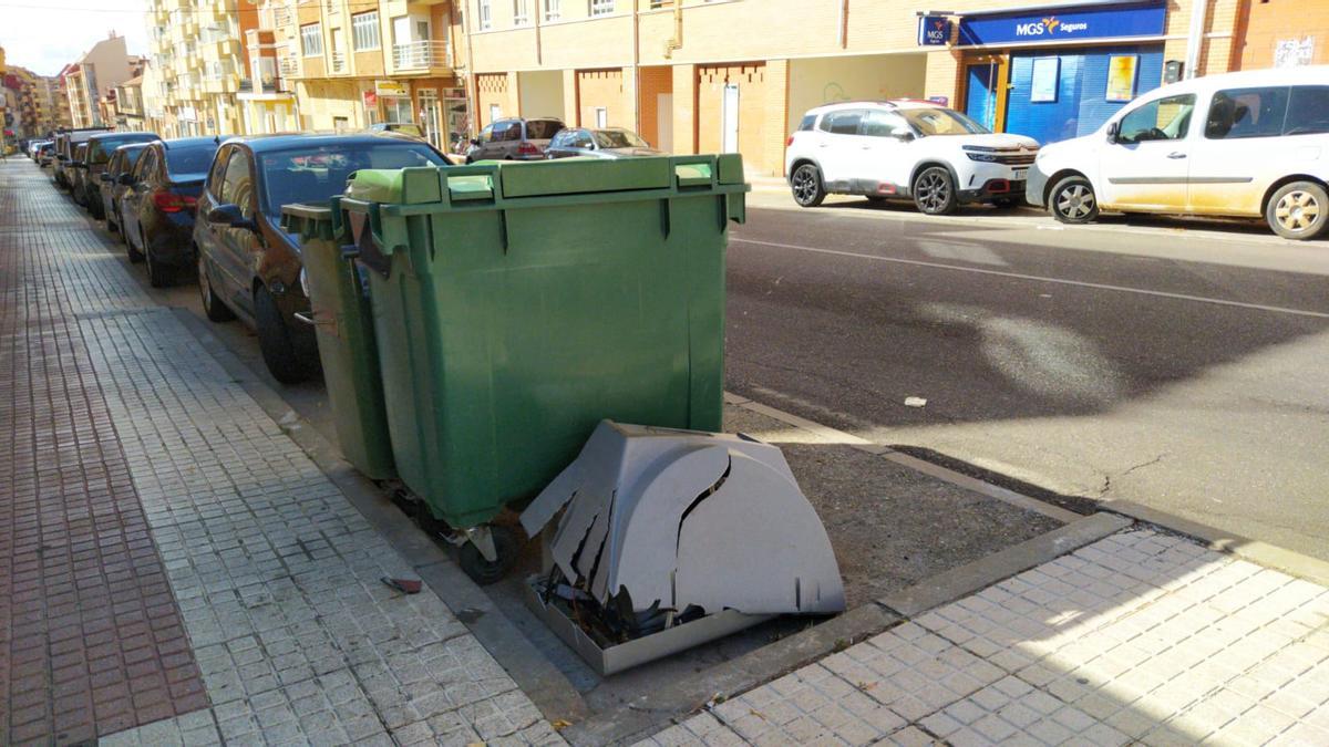 Televisor abandonado en Benavente.