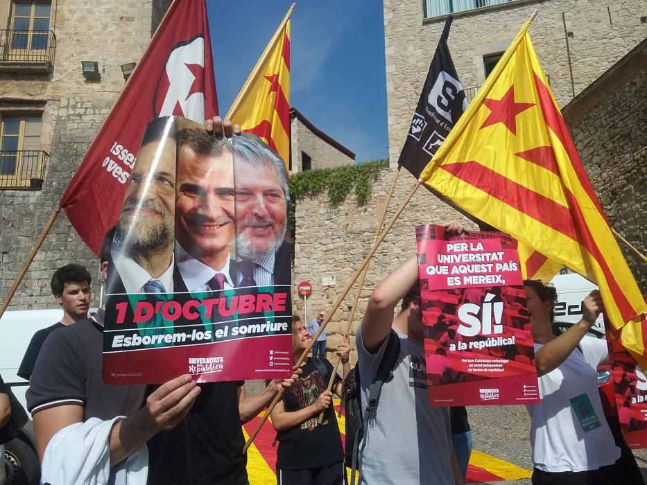 Estudiants, professors i personal de la UdG s'han manifestat a Girona