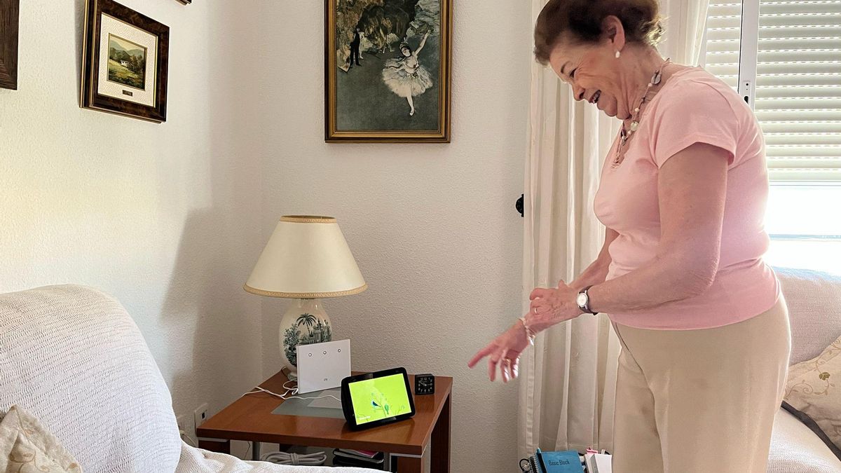 María José lleva "dos años compartiendo piso" con Alexa gracias a Cruz Roja: "Es como una amiga mía"