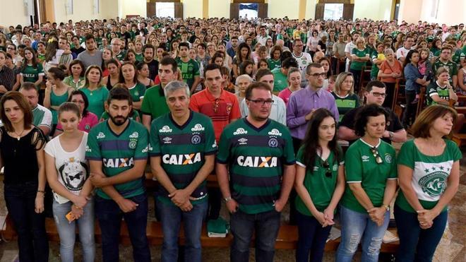 Chapecó homenajeó a los suyos con el corazón roto