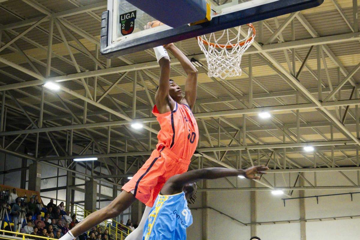 Dabone vuela por encima de todo el mundo, a la espera de su oportunidad en el primer equipo