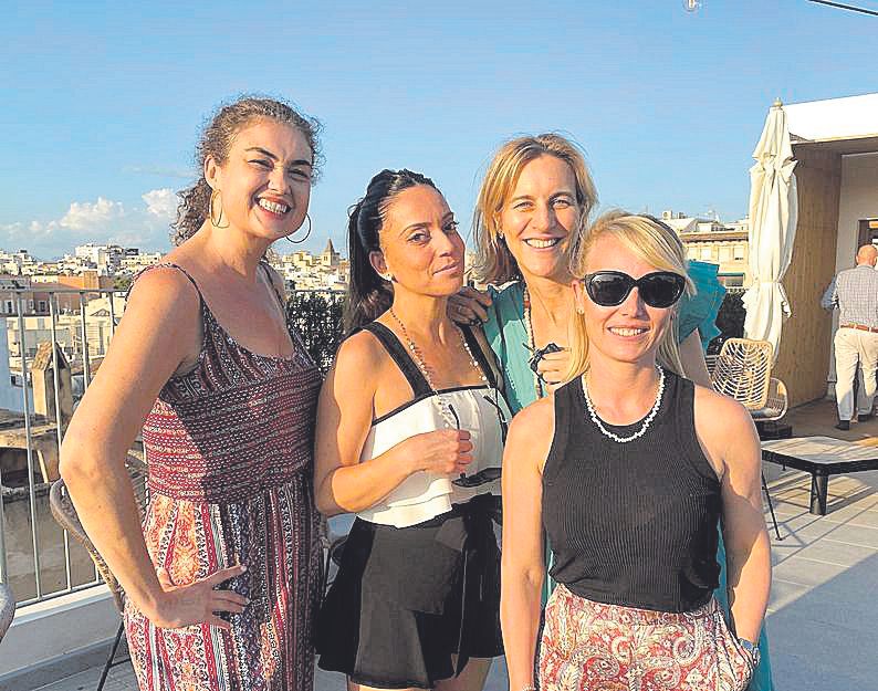 Imagen Myriam Nogueira, Eva, Nuria Amat y Helena Guitart.jpg