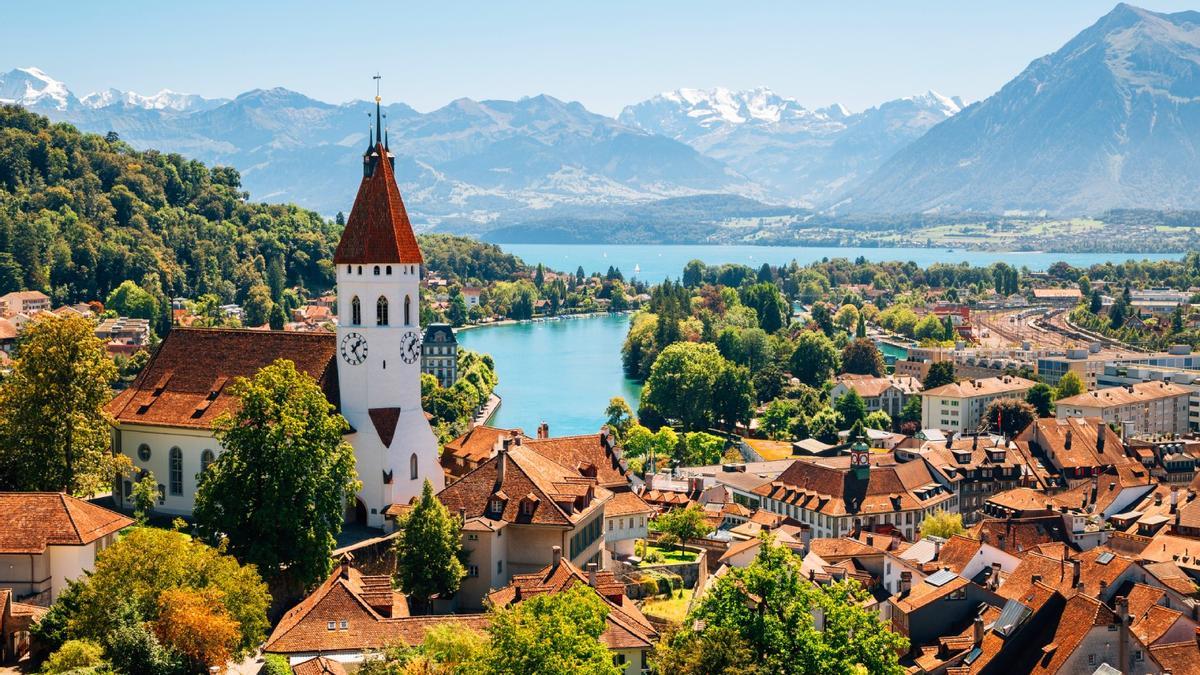 Todos los encantos de Thun, la capital veraniega de Suiza