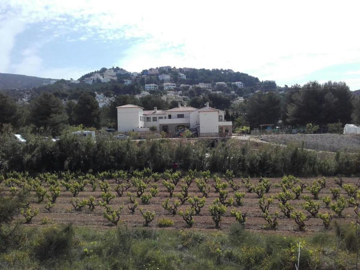 La mansión en la que residía el detenido en Moraira por su presunta vinculación al Daesh. La mansión en la que residía el detenido en Moraira por su presunta vinculación al Daesh.