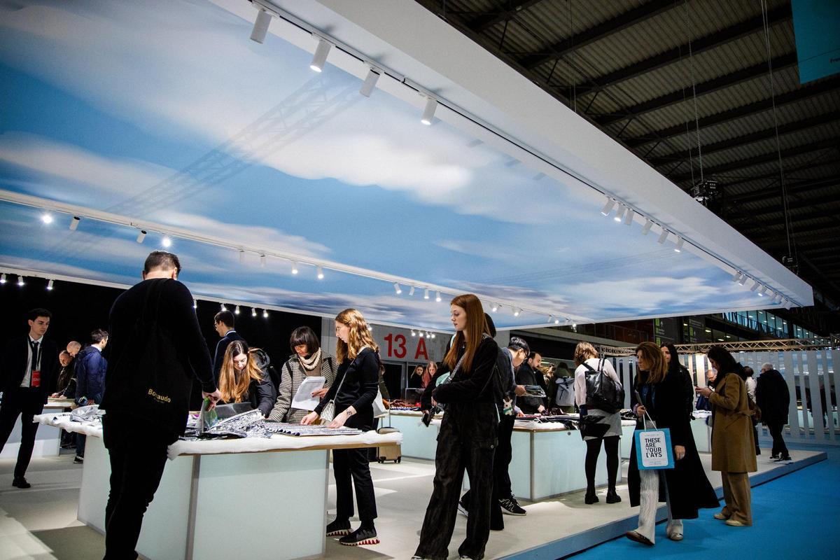 Clientes en la anterior edición de Lineapelle Milán.