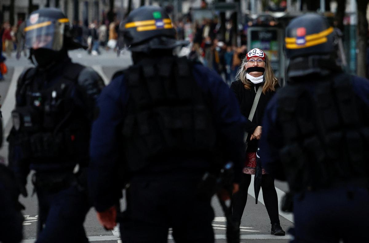 La manifestaciones en París se saldan con 122 detenidos