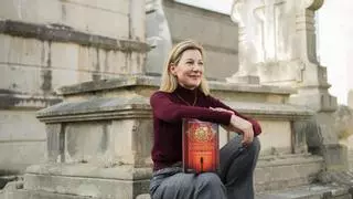 Eva Gª Sáenz de Urturi culmina su saga de los longevos con 'El camino del padre', "una novela sobre lo que callamos en familia"