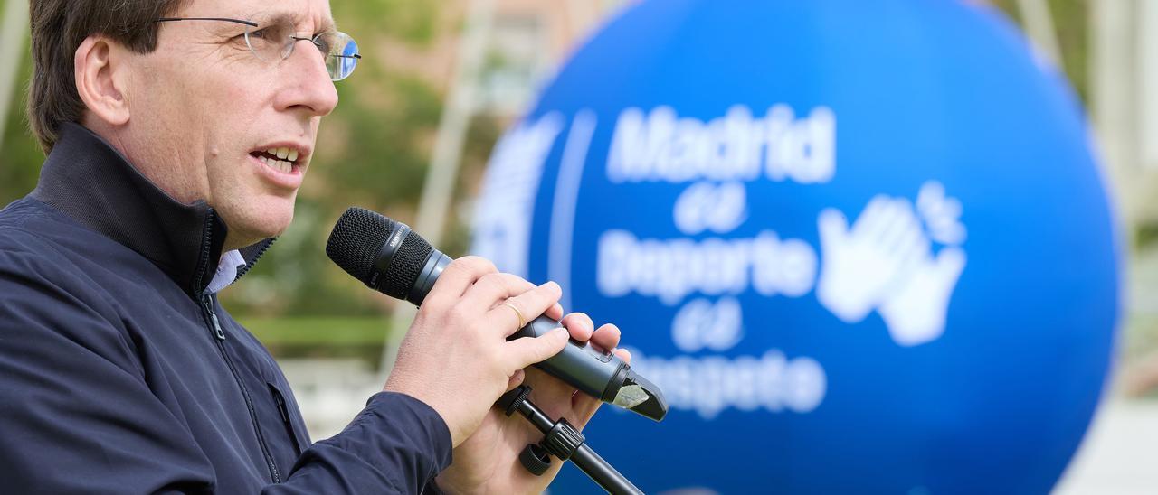 Martínez-Almeida: “España puede sobrevivir sin necesidad de estar pendiente de un caudillismo como el de Sánchez”