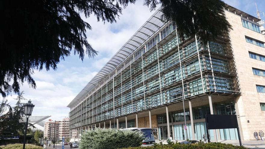 Asturias premiará a funcionarios con puestos en doce concejos despoblados: otras novedades del decreto por el que se evaluará el rendimiento de los empleados públicos