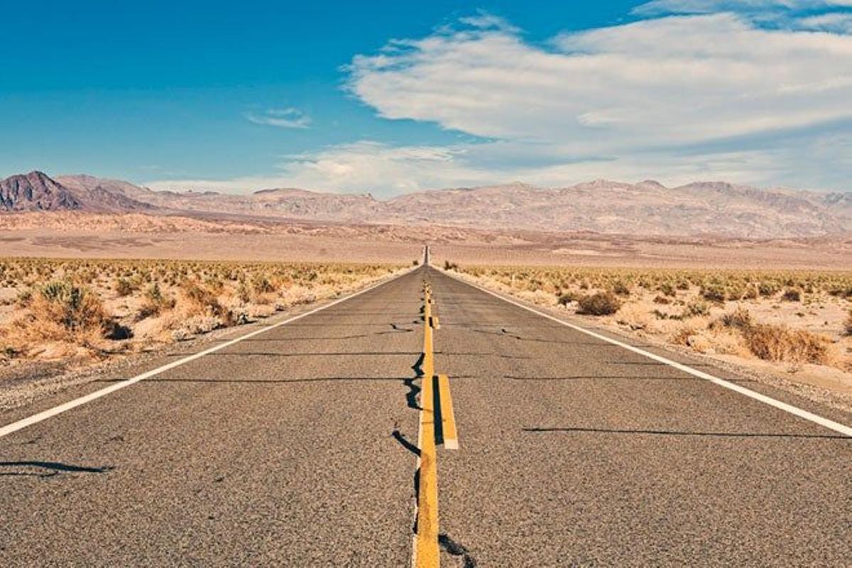 El parque nacional del Valle de la Muerte transcurre entre California y Nevada.