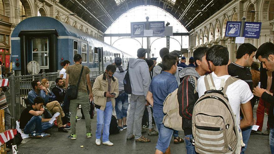 Refugiados en los andenes