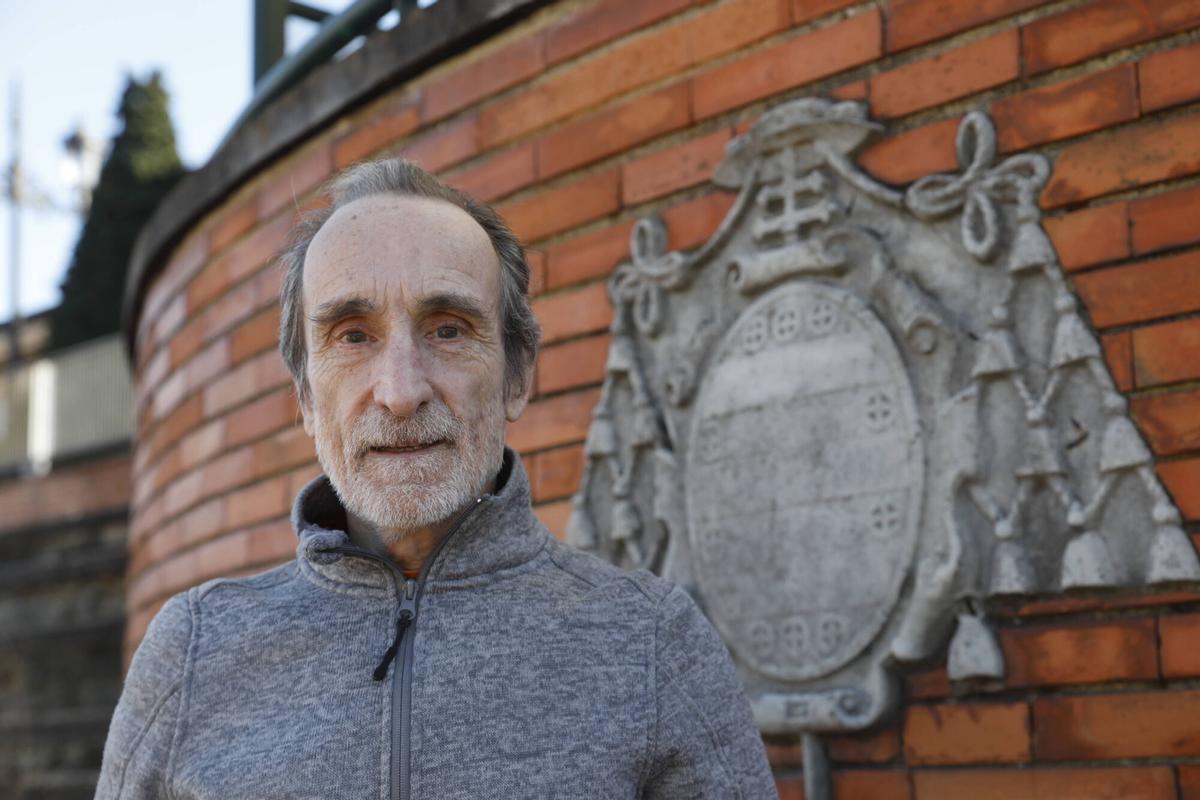 Oviedo. Pistas de San Gregorio (CAU). Luis Ramón Fernández; Pirri, atleta de 73 años que participará en la San Silvestre de Oviedo