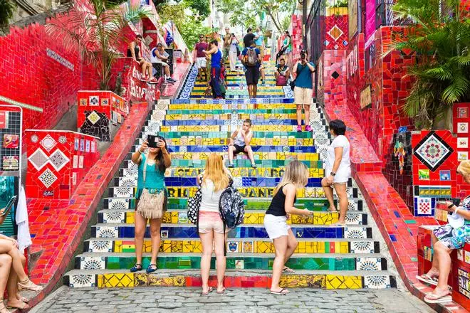 La escalera de Selarón, la joya multicolor de Río de Janeiro