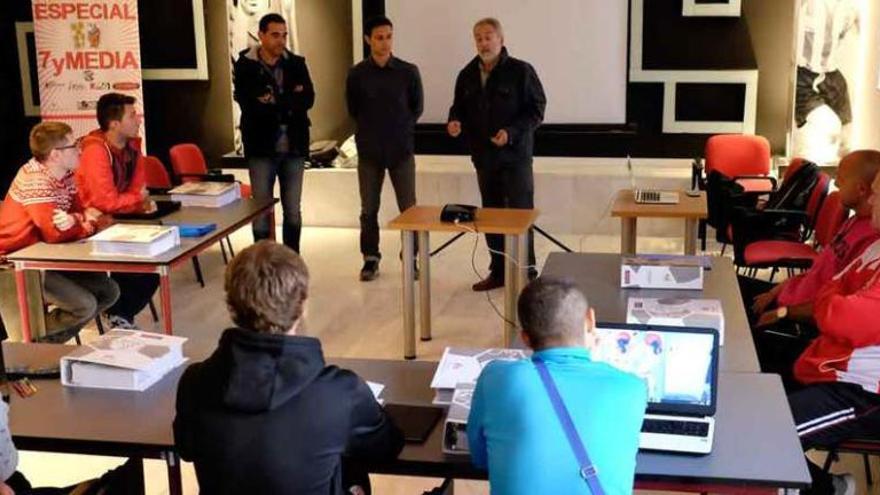 Miguel Losada inaugura el curso de entrenadores de la Territorial