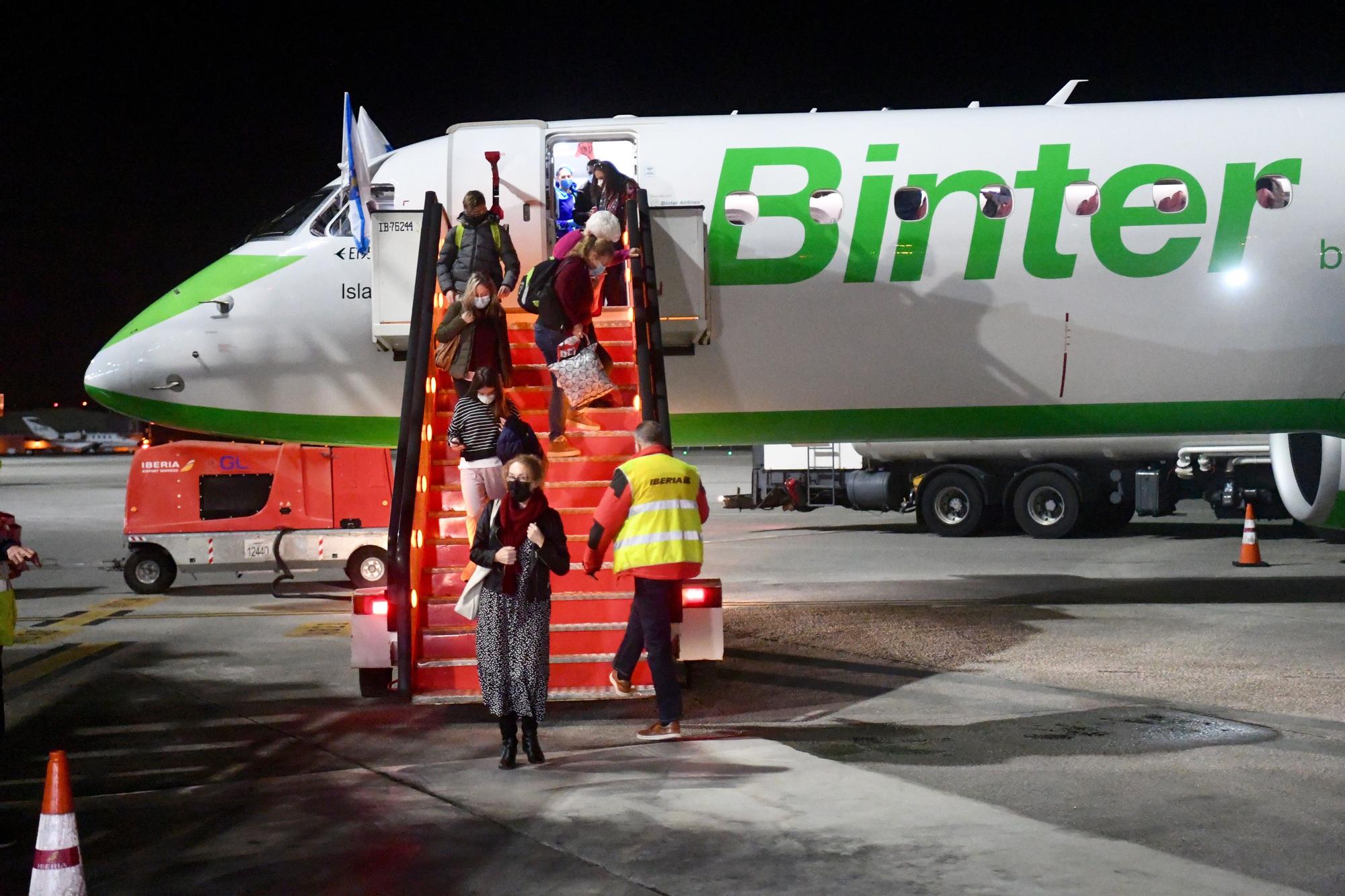 Binter estrena su vuelo directo entre A Coruña y Canarias