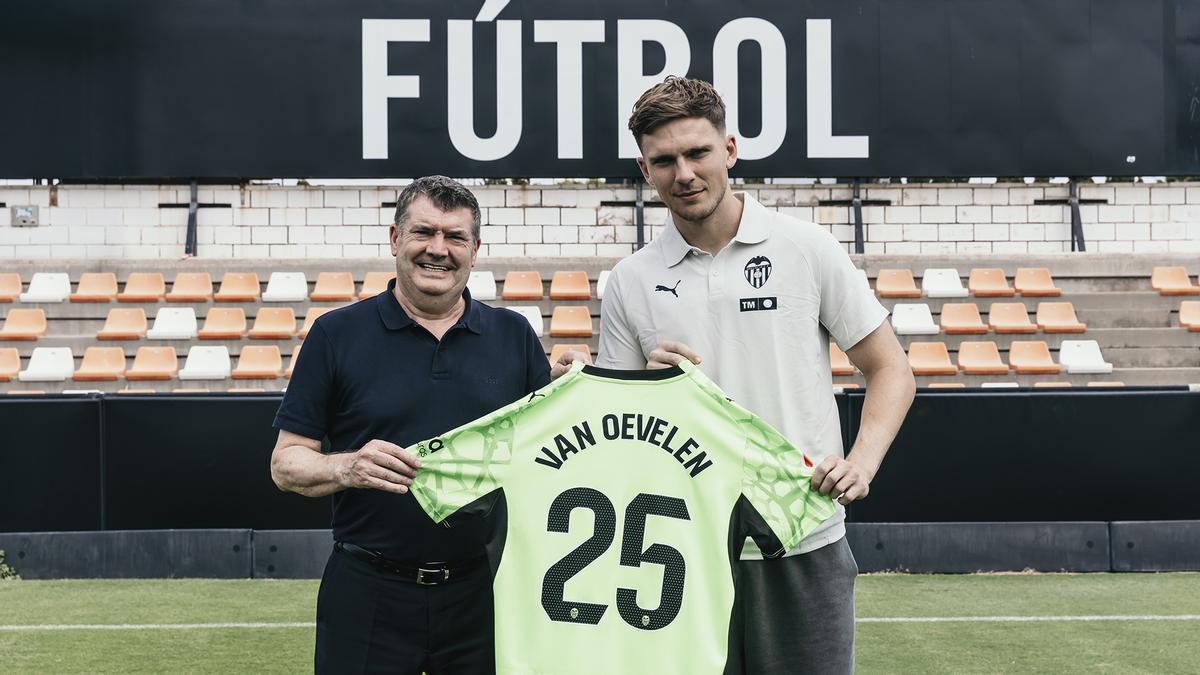 Primeras palabras de Van Oevelen con el Valencia