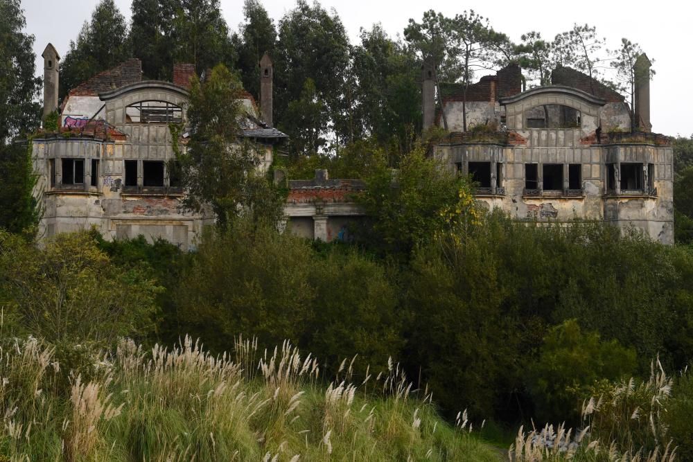 Casas Bailly, joya modernista pasto de la maleza