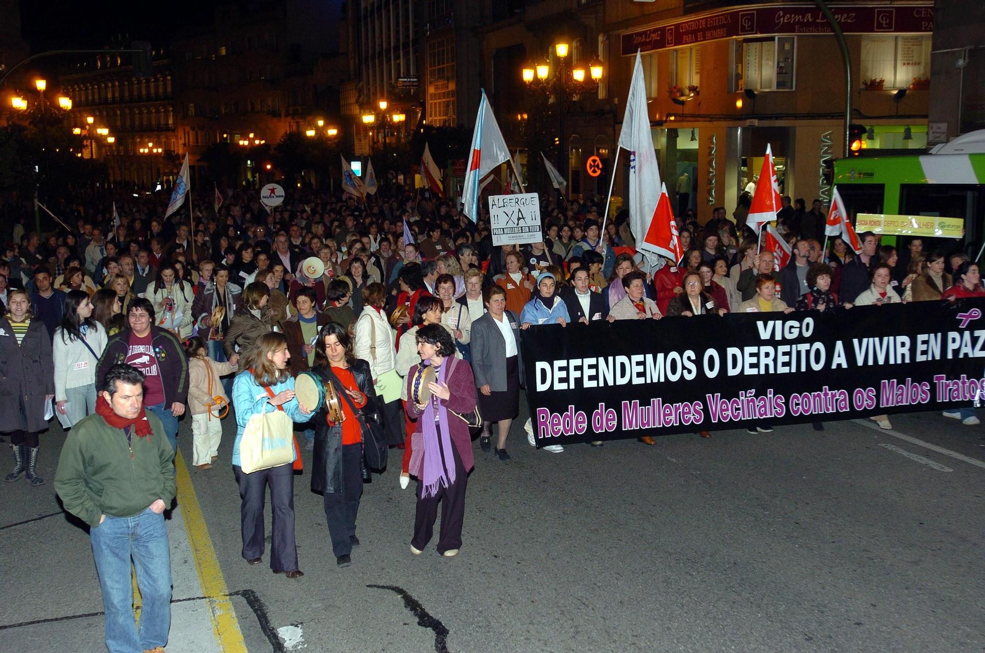 Asistentes a la manifestación por el 8M en 2004 en Vigo Jesús de Arcos.jpg