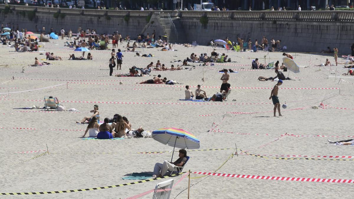 San Juan en A Coruña: los coruñeses ultiman preparativos con la reserva de parcelas en las playas