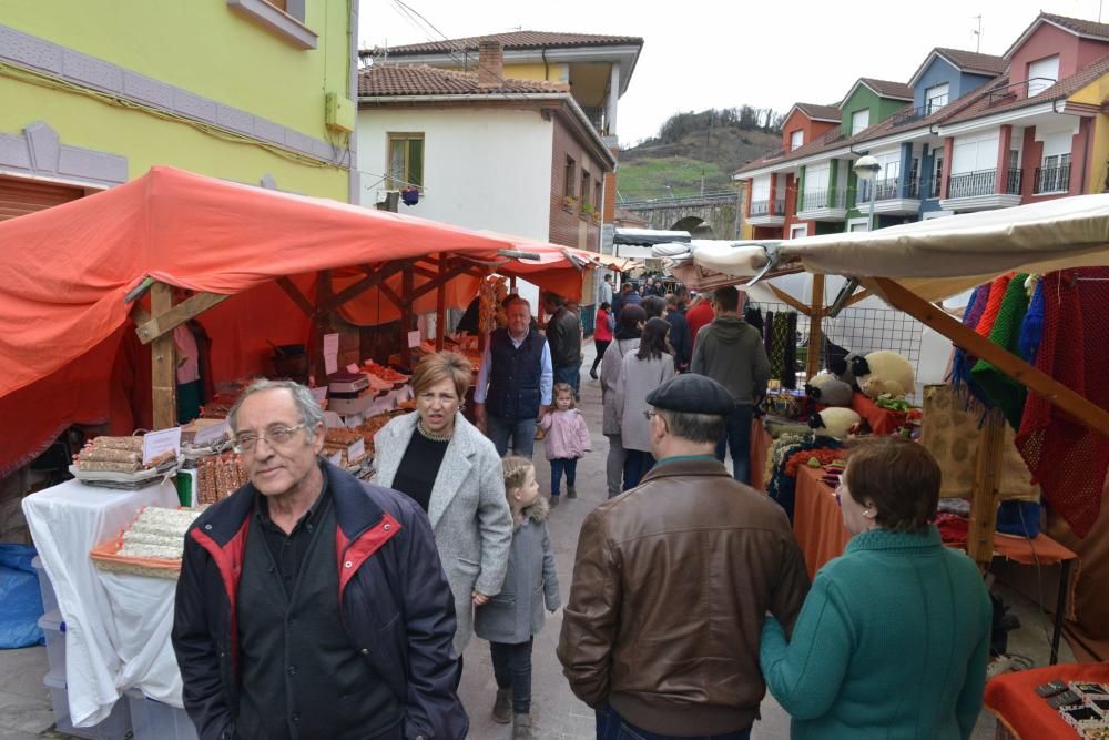 Mercáu Tradicional de La Caleya en Lena