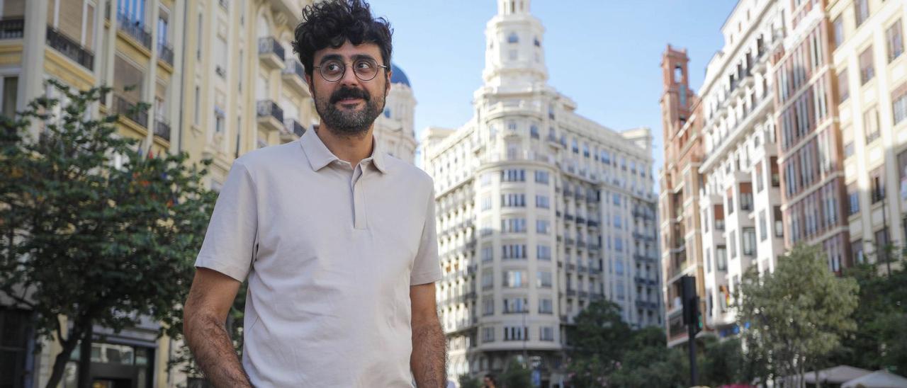 Chema García Ibarra
en el centro de
València.  daniel tortajada