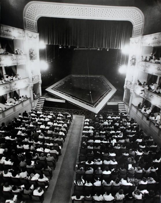 Un paseo por la historia del Teatro Cervantes