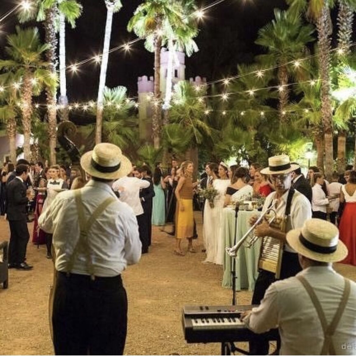 Sus zonas ajardinas son ideales para celebrar bodas en época veraniega