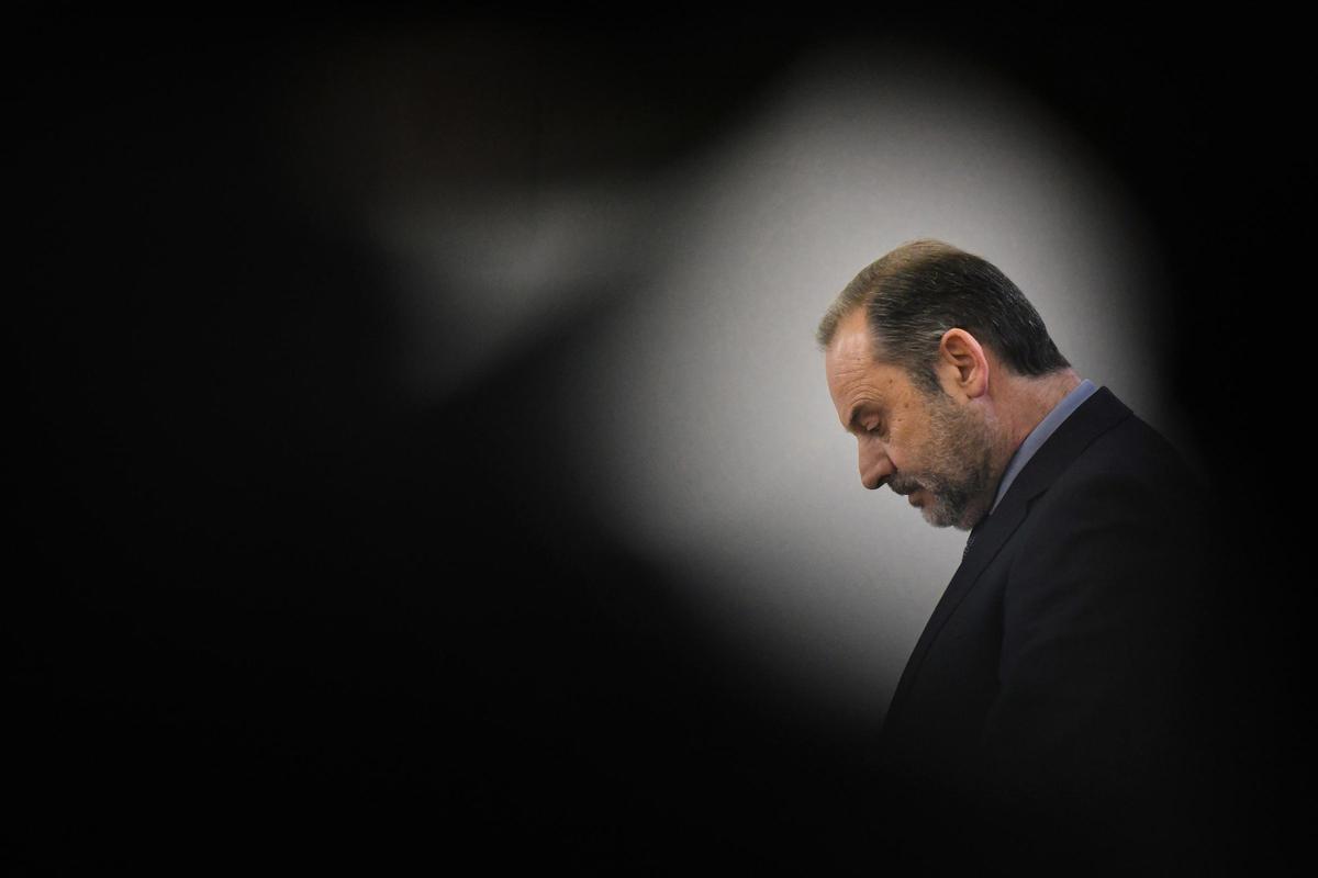 Archivo - El exministro José Luis Ábalos durante una rueda de prensa en el Congreso de los Diputados el pasado diciembre.