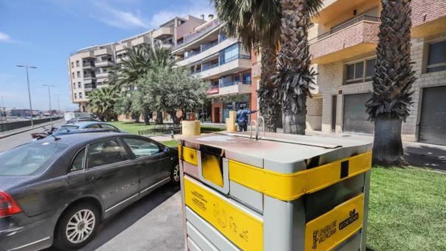 Viviendas en la zona residencial de Temístocles Almagro, donde se concentra esta oleada de robos y de vandalismo.