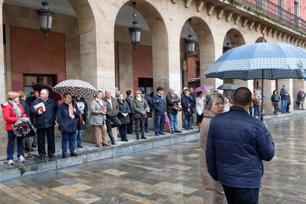 Emotivo minuto de silencio en Gijón por Paz Fernández