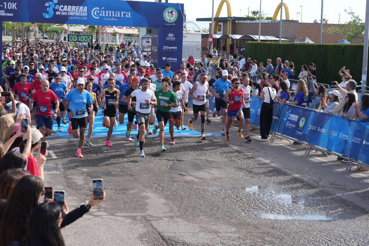 Búscate en las fotos de la Carrera de las Empresas en Castellón