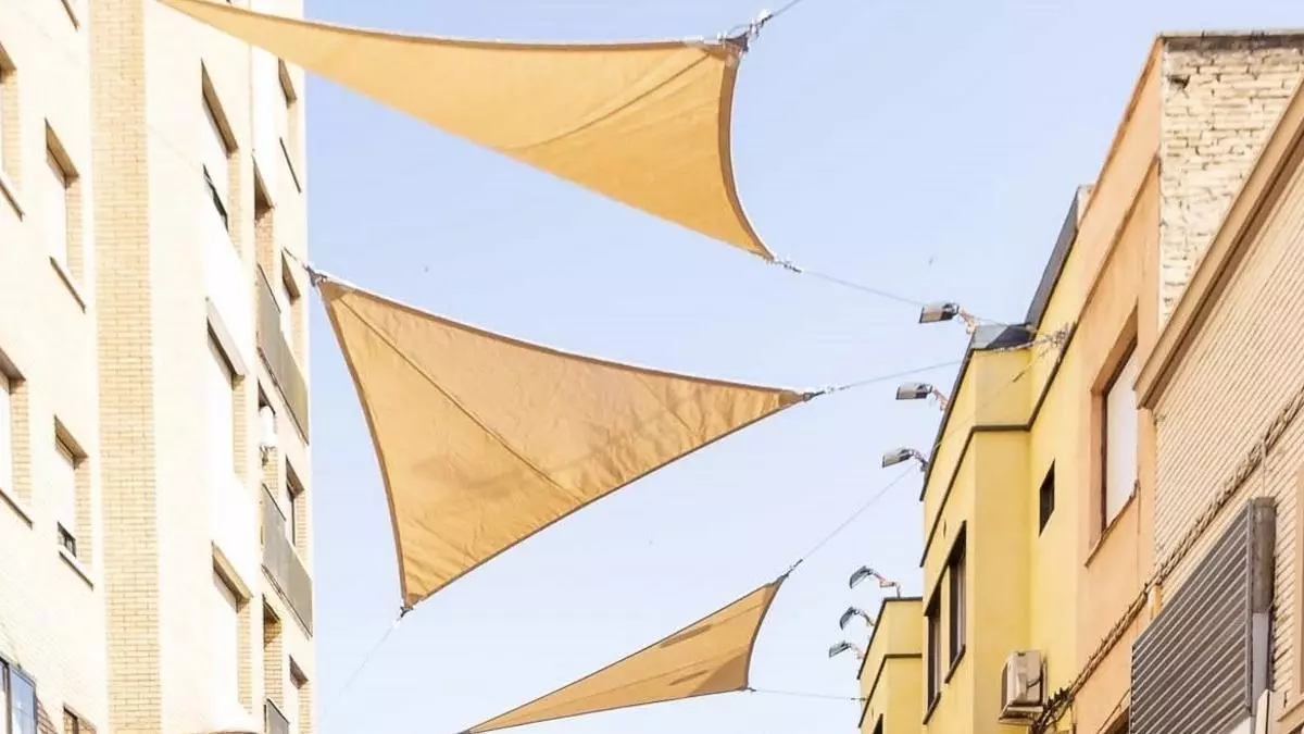 A vueltas con los toldos de la calle Delicias: ¿dónde están?