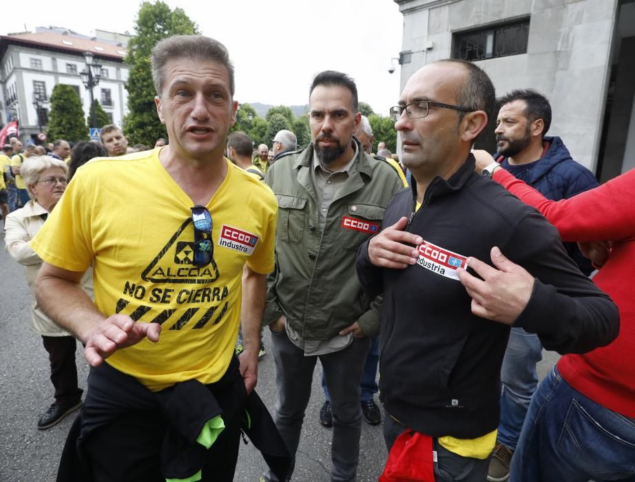 LLegada de los trabajadores de Alcoa a Oviedo.