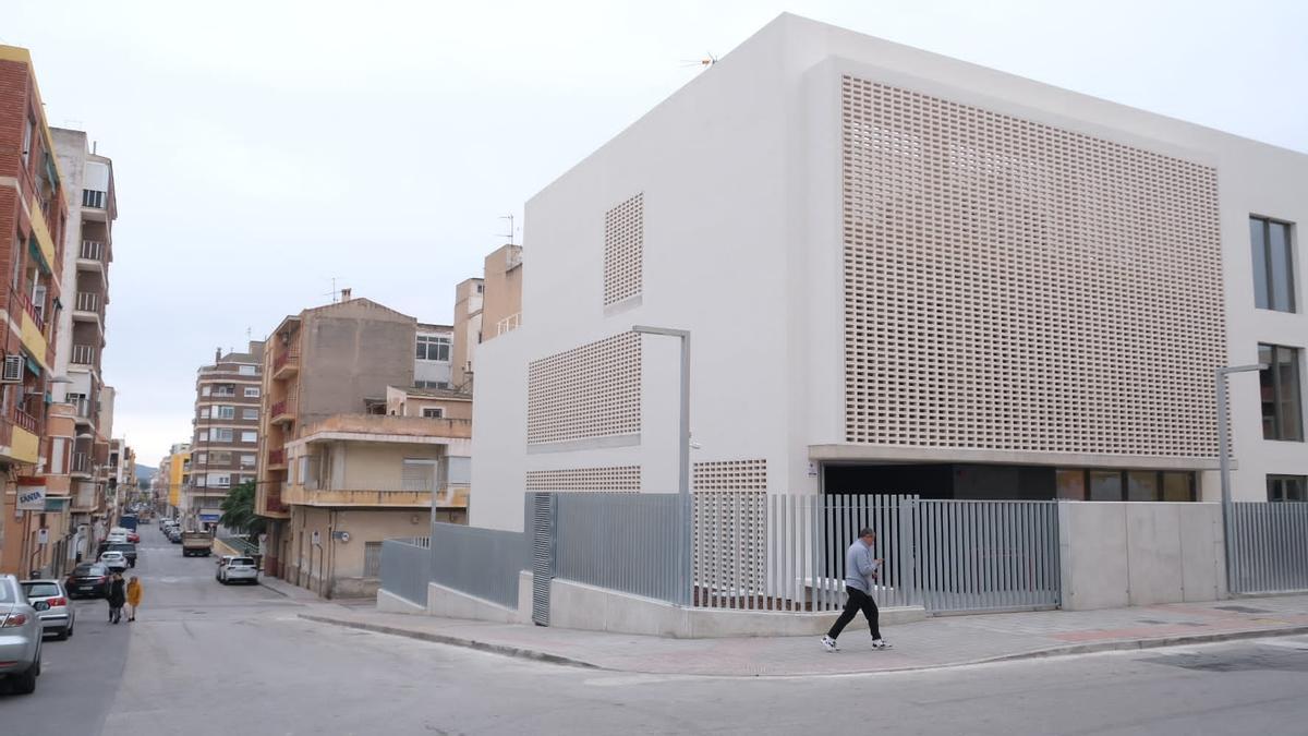 El nuevo consultorio auxiliar Virgen de la Cabeza de Elda se prepara para su apertura inminente.