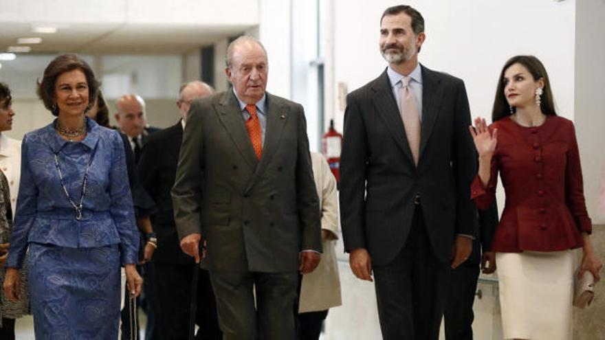 El Rey Juan Carlos, &quot;dolido&quot; por no haber participado en los actos del Congreso