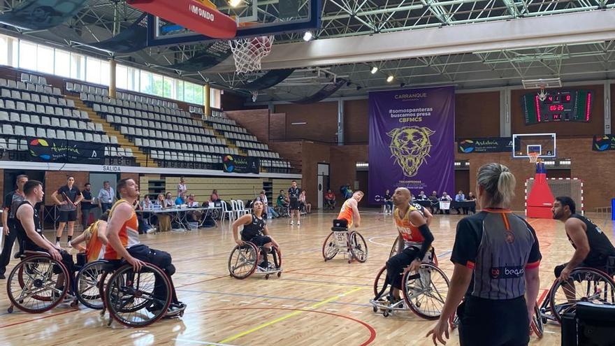 Un momento del partido entre el Mideba y el Amiab.