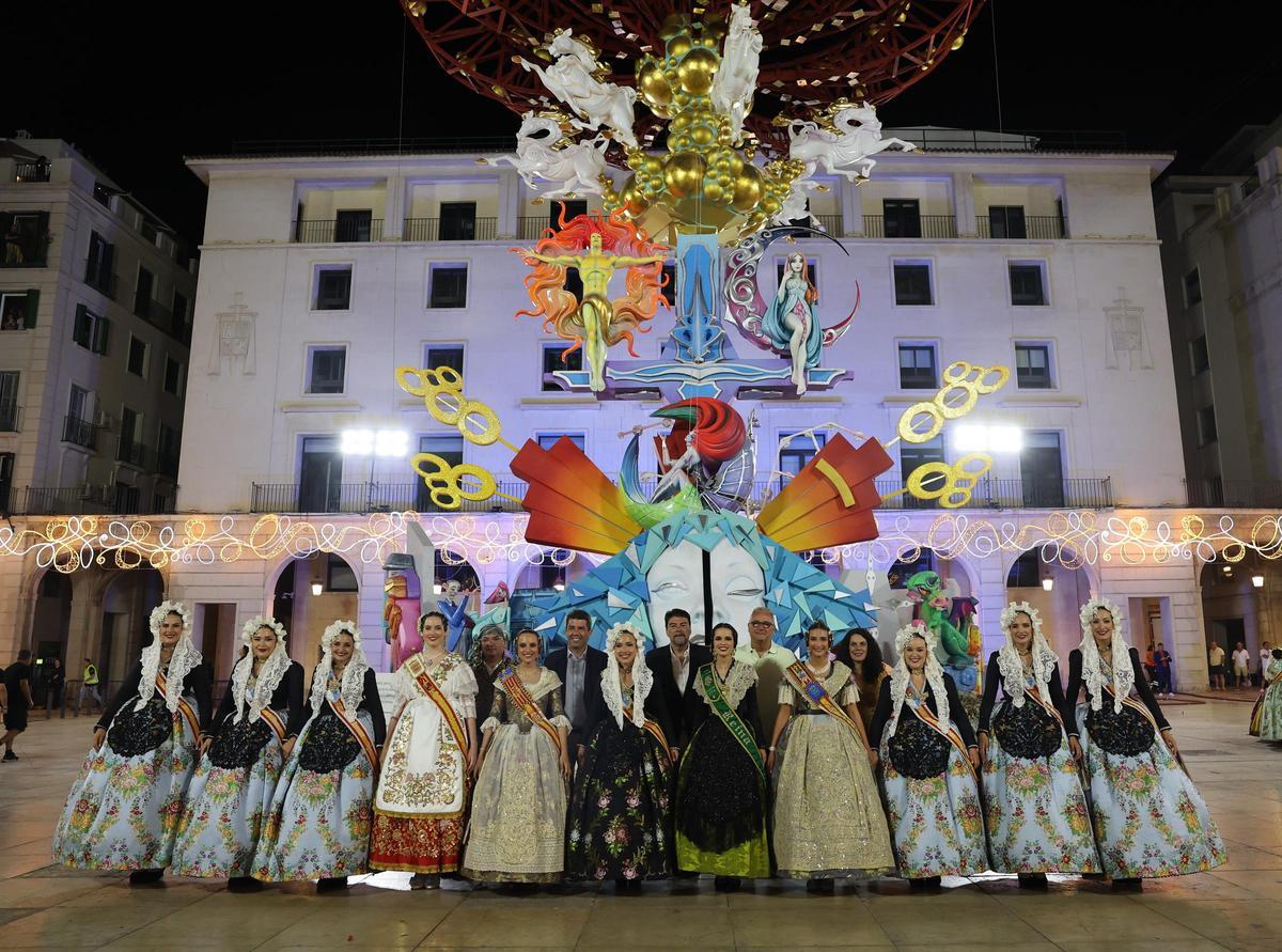 GALERÍA - Una despedida a la llum de les fogueres GALERÍA - Una despedida a la llum de les fogueres